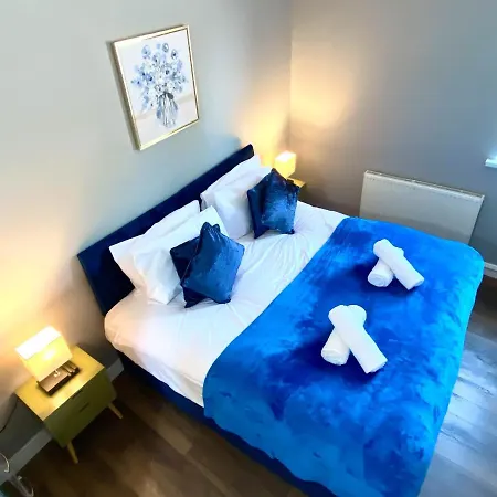 2 Bed Town Centre Nr Theatre Free Park Wi-Fi & Garden Apartamento Aylesbury  Exterior foto