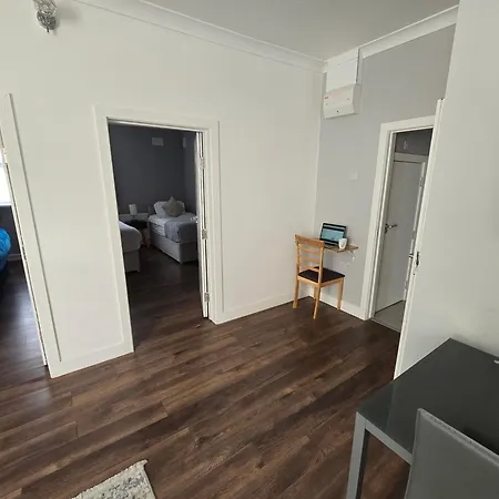 2 Bed Town Centre Nr Theatre Free Park Wi-Fi & Garden Apartamento Aylesbury  Exterior foto
