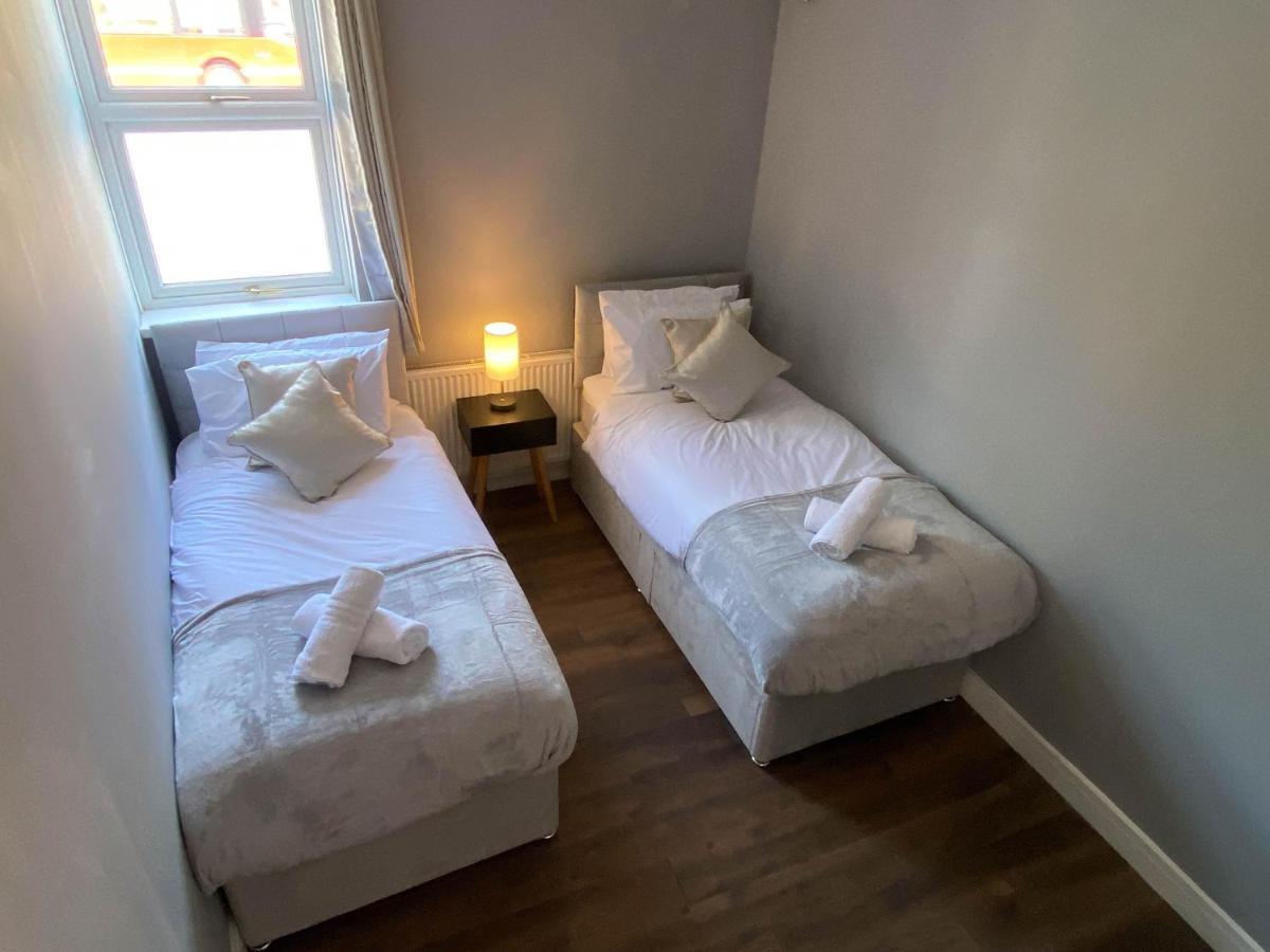 Apartment 2 Bed Town Centre Nr Theatre Free Park Wi-fi & Garden