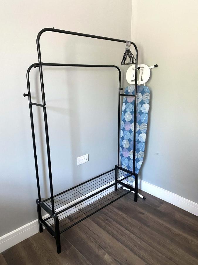 2 Bed Town Centre Nr Theatre Free Park Wi-fi & Garden *
