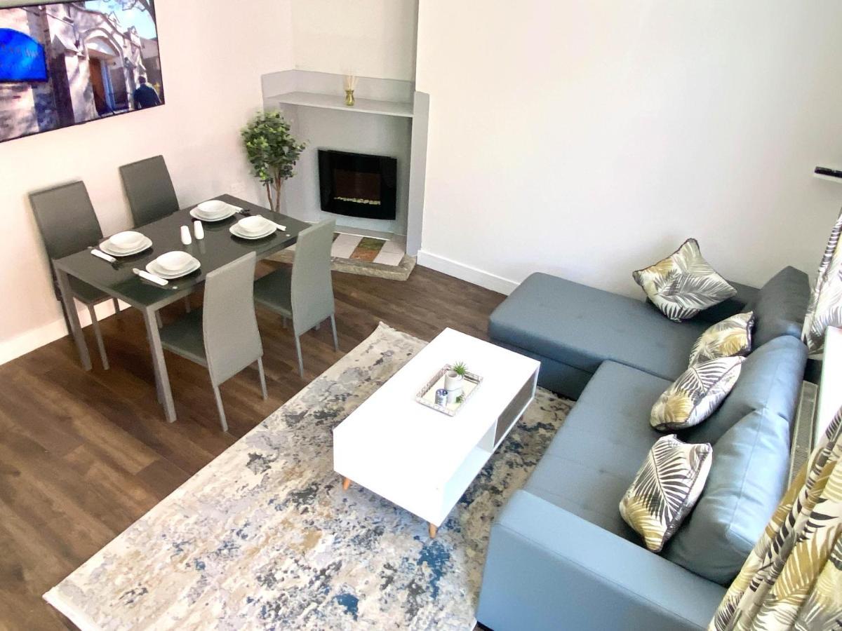 2 Bed Town Centre Nr Theatre Free Park Wi-fi & Garden * Aylesbury (Buckinghamshire)