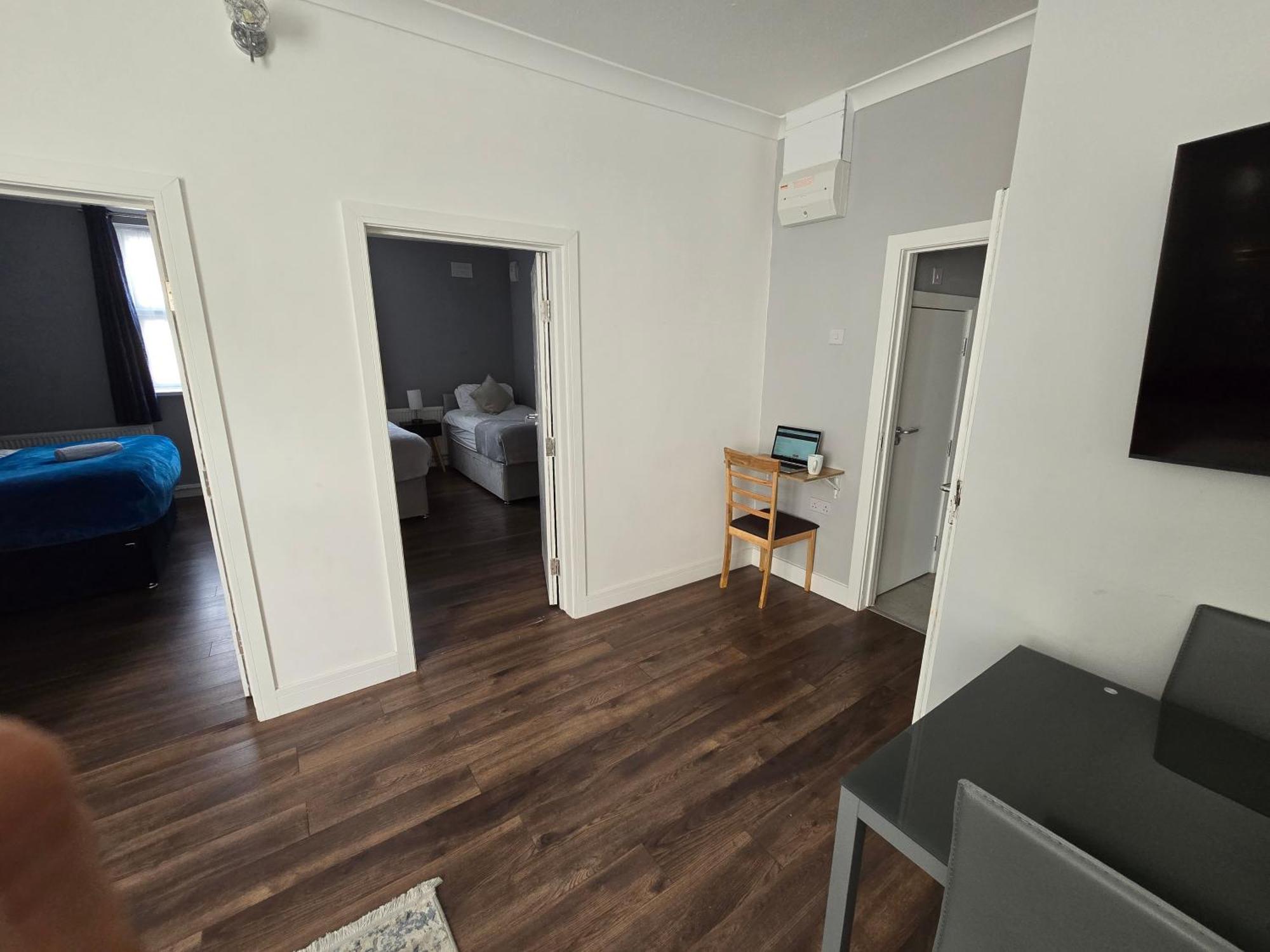2 Bed Town Centre Nr Theatre Free Park Wi-fi & Garden Aylesbury (Buckinghamshire)